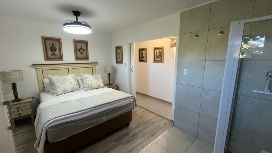 3 Bedroom Property for Sale in Wavecrest Eastern Cape